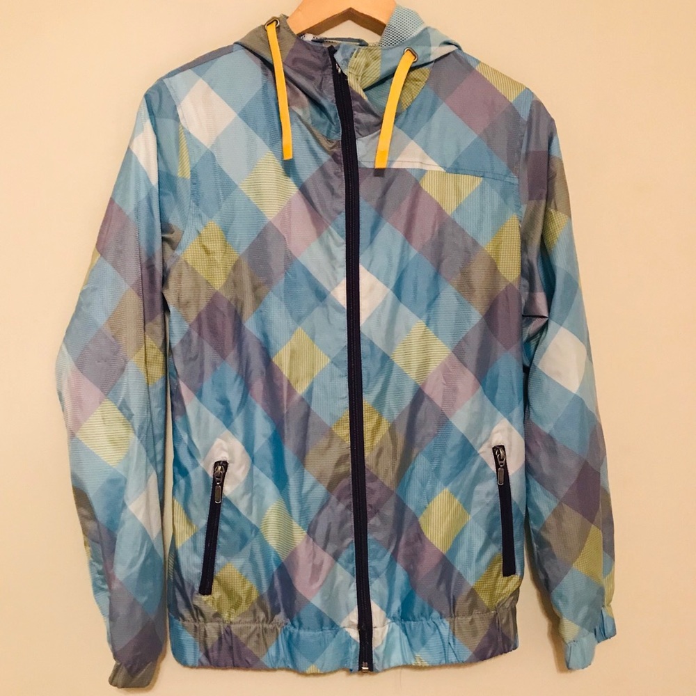 Firefly wind-breaker